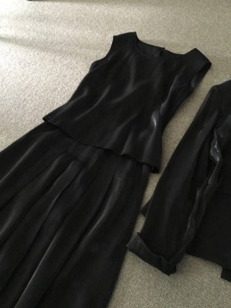 美品SPECCHIOスペッチオ 　光沢黒セットアップ3点セット新品同様