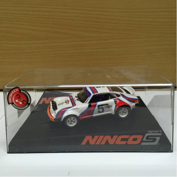 1/32 NINCO porsche 911 SC マルティニカラー #5 新品