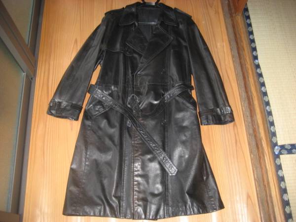 トレンチコート　革　皮　黒色　サイズLLL　