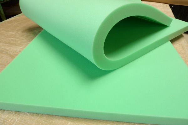 自作ベッド車中泊用60mm厚・中硬度スポンジマット・クッション材