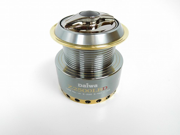 美品 ダイワ トーナメントISOZ2500LBD スプール