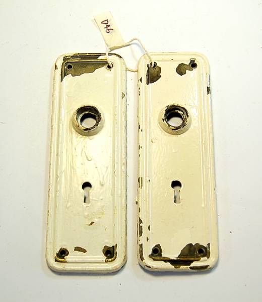 D46　古いドアノブの台座　建具金具　バックプレート　金物