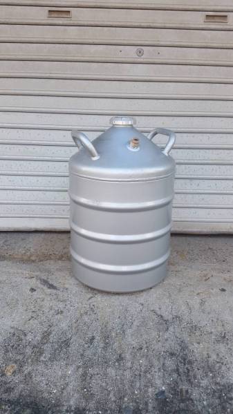 大きなアルミのミルク缶　古道具/カフェ/ガーデニング/シャビ－