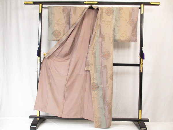 ●着物ふぁんた【極上】総刺繍 小紋 バチ衿 唐花 白茶地 b4280