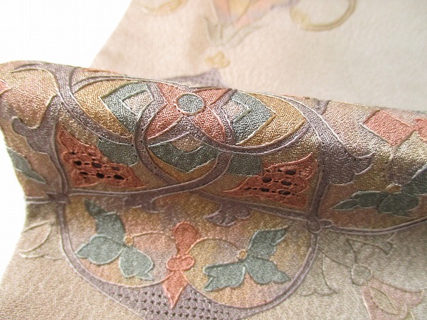 ●着物ふぁんた【極上】総刺繍 小紋 バチ衿 唐花 白茶地 b4280