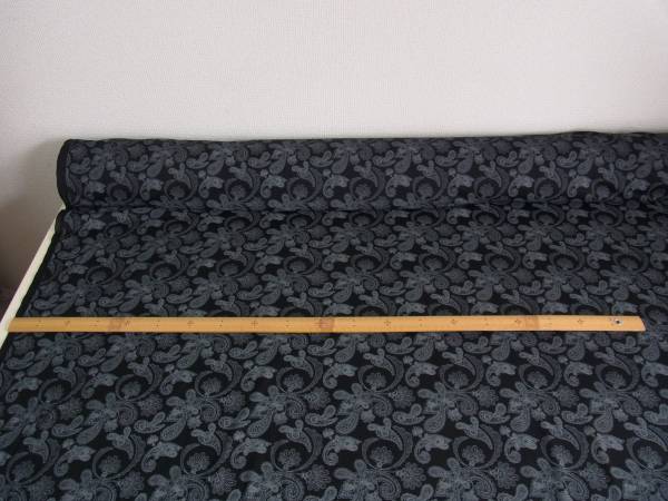 ◆9◆ニット生地◆黒地ペーズリー柄◆150㎝巾×14ｍ◆