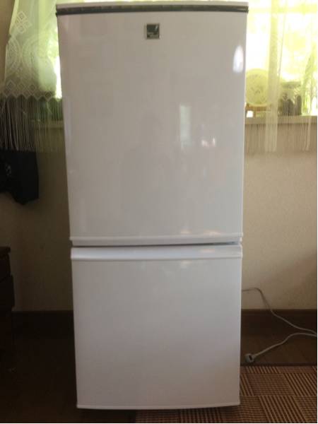 美品 2014年製シャープ137L 2ドアノンフロン冷蔵庫SJ14E1KB愛知