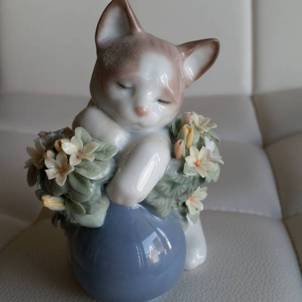 リヤドロ LLADRO 猫 ネコ 猫と花瓶の陶器置物 スペイン 花 - 桜の咲く