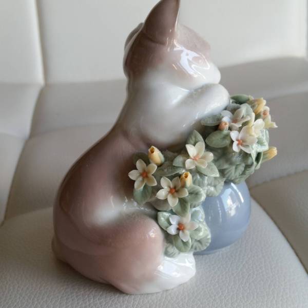 リヤドロ LLADRO 猫 ネコ 猫と花瓶の陶器置物 スペイン 花 - 桜の咲く