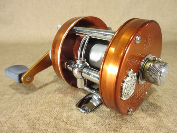 Abu Ambassadeur アブアンバサダー4000D(741300) ベイトリール
