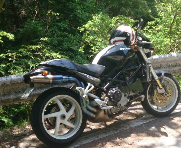 モンスターS4R S2R800 に フルエキ チタンサイレンサー | CHARUHQ9