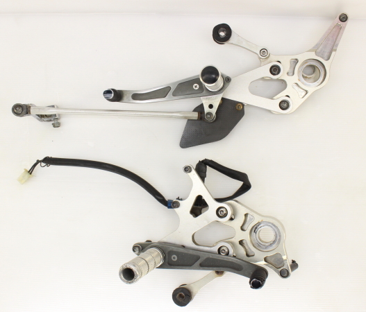 7671 ② VTR1000F SC36-1100* 3ポジション バックステップ