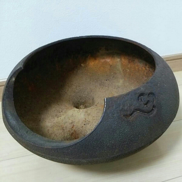□時代物 鉄製 瓶掛火鉢 破れ風炉 やつれ風炉 茶道具□ 日本製 やつれ