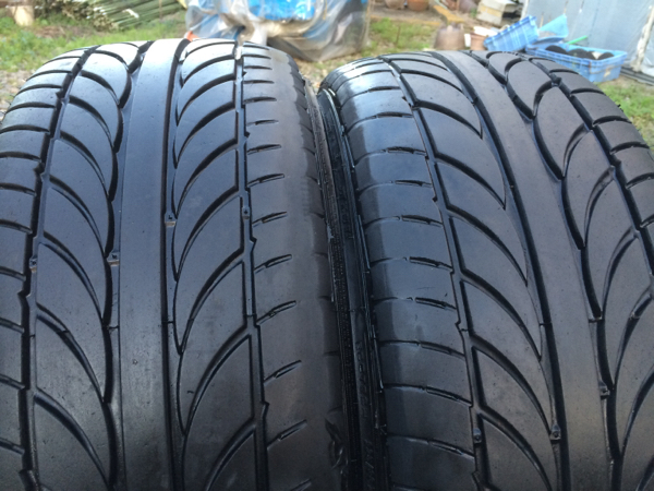 225/30r20 2本 ATR sport バリ溝 片減りあり