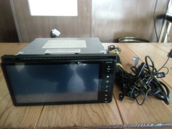 ダイハツ純正　NSZN-W64D　2014年モデル　DVD再生、地デジ