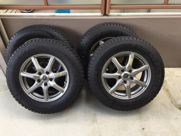 スタッドレスタイヤセット 215/70R16 中古 デリカD5等