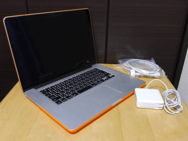 15インチ MacBook Pro Ratina（MC975J/A）4コアi7/8GB/SSD 256GB