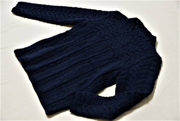 母さんの手編みセーター（紺）