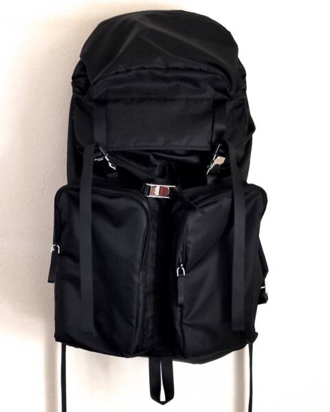 正規品PRADAプラダV136黒バックパック美品リュック プラダ ふ 【公式通販】