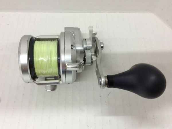 ●124 SHIMANO シマノ 11 オシアジガー 1500HG T424