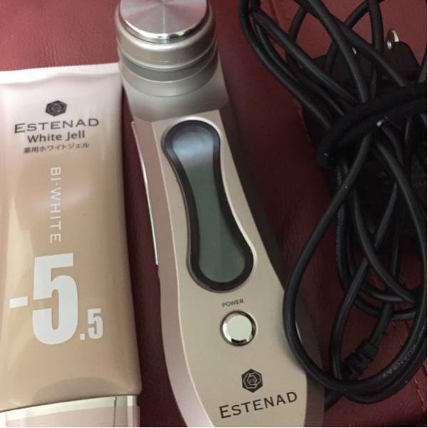 新品同様！エステナードソニック ローズ 美顔器