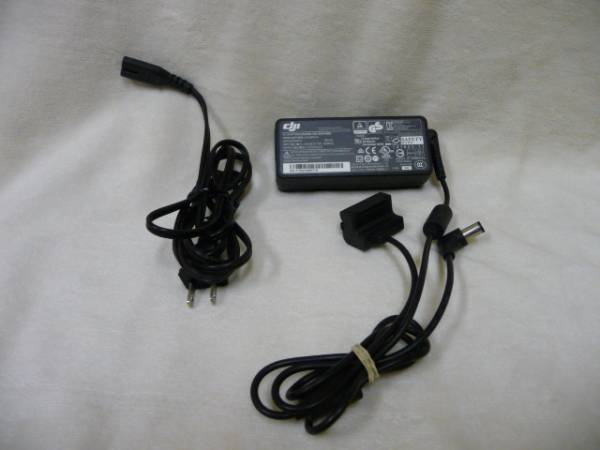 ■DJI　phantom3　充電器　中古品