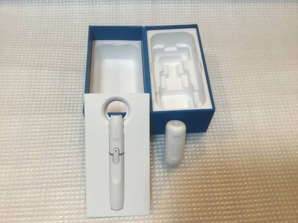 アイコス iqos ホワイト ホルダーのみ 新品即決+おまけ2点 白