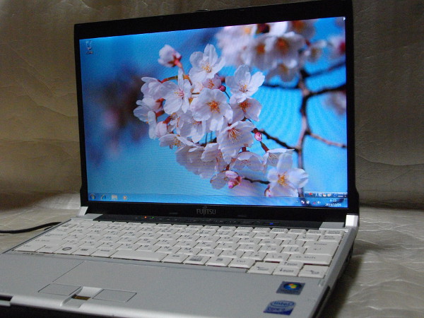 【中古】富士通 FMV-R8250 Win7/2GB/160GB/DVDRW/無線LAN