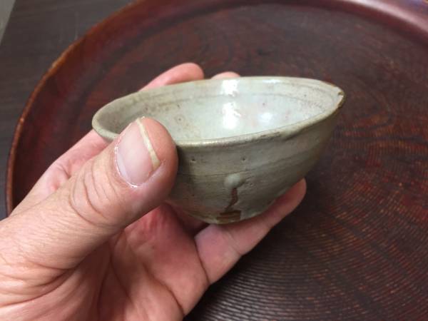 李朝雨漏り堅手盃