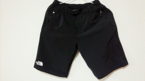 超美品★ノースフェイス 速乾性素材ハーフパンツ S 黒 NBW41207