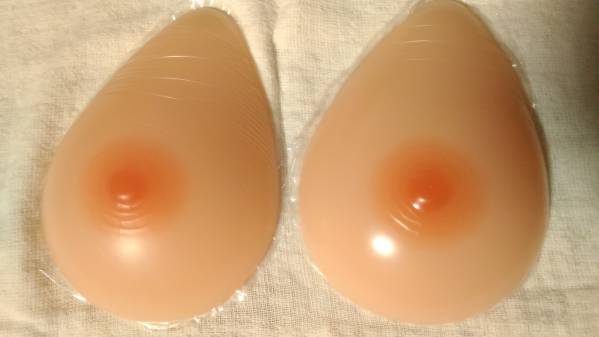 シリコンバスト　片側250ｇ両側で500ｇ　中古