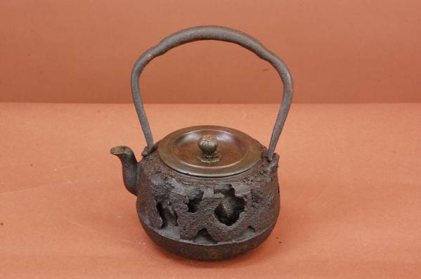 亀文堂 伝統工芸品 メルカリ - 蟹図 カニ 016 希少龍文堂 鉄瓶 亀