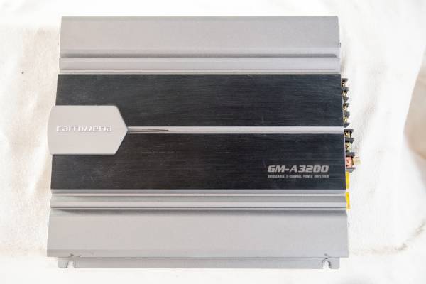 ☆カロッツェリア ブリッジャブルパワーアンプ GM-A3200☆
