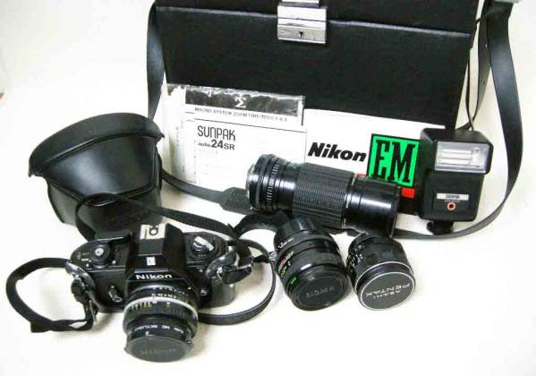 □ニコン/EM フィルム 一眼レフ カメラ レンズ3個 フラッシュ付