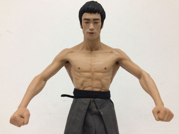 ブルース・リー 1/4スケール 生誕70周年記念 エンターべイ T687 最終