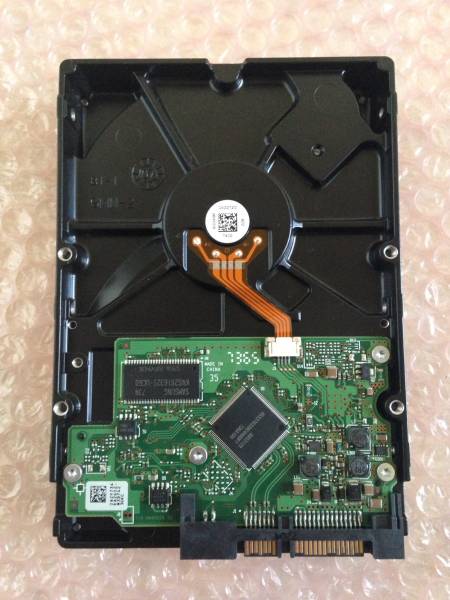Disque Dur Hitachi HDP725050GLA360 500 Go – 3.5 Pouces SATA – Pour Pièces (ne Fonctionne Pas)