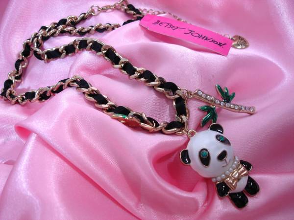 BETSEY JOHNSONベッツィージョンソンネックレス◇三連ネックレス 