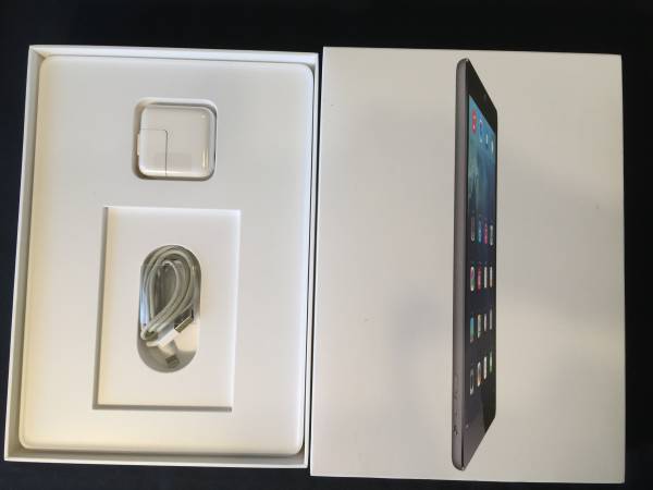 ☆iPad Air Wi-Fi 128GB スペースグレー ジャンク品　おまけキーボード＆カバー付き！☆