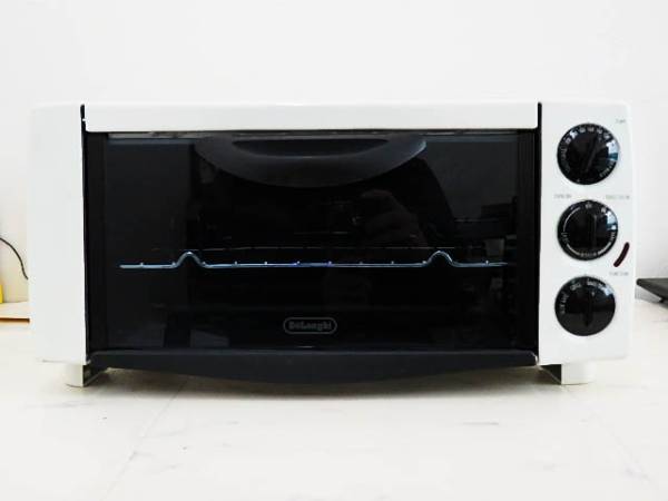 美品◇DeLonghi デロンギ ピザ ＆トースト EO1202J－W オーブン
