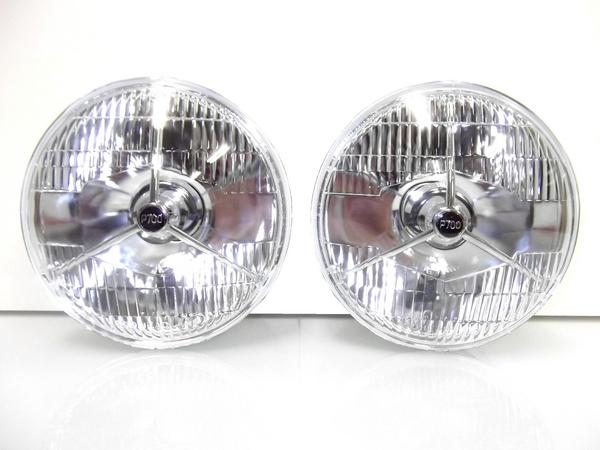 送料無料 7インチ P700 ヘッドライト ガラスレンズ 左右SET 裏ゴムカバー付 フロントヘッドランプ ライト 汎用 丸型 丸灯 H4流用 社外 新品