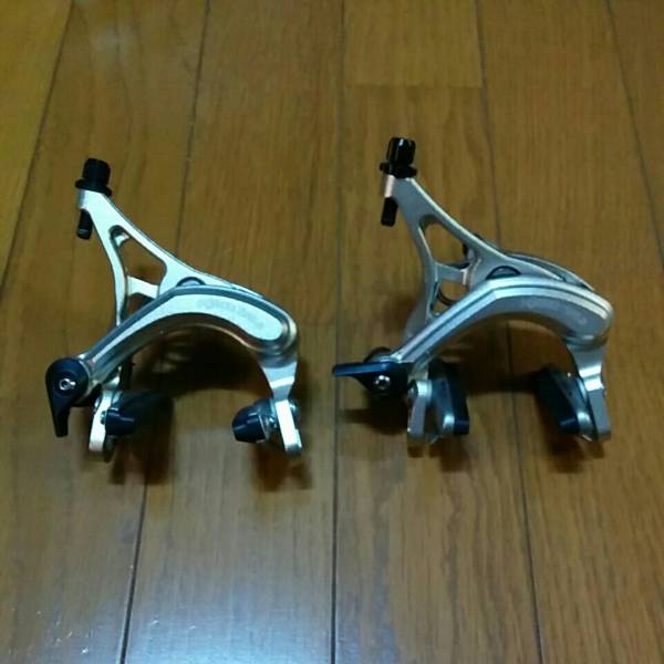 特価半額以下定価24000円☆レアもの美品POWER TOOLS CNC削り出しブレーキキャリパー前後セット☆