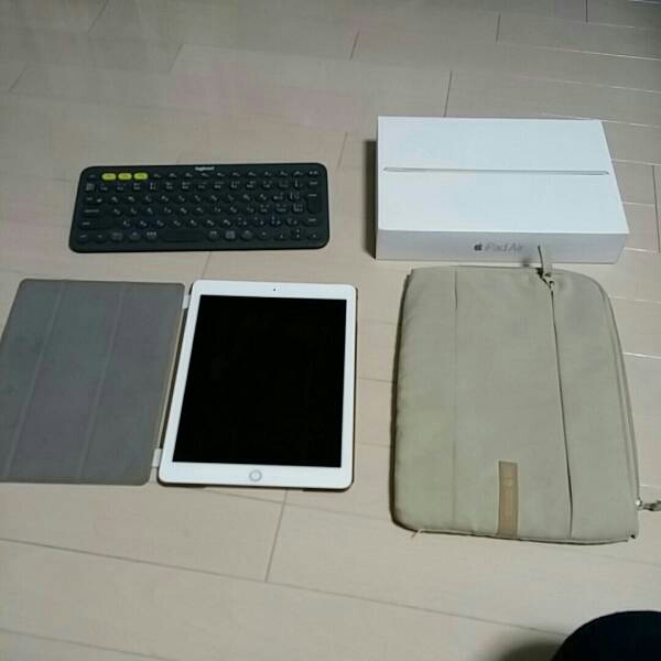 中古　ipad air2 wifiモデル　16GB　キーボード等付属品オマケします