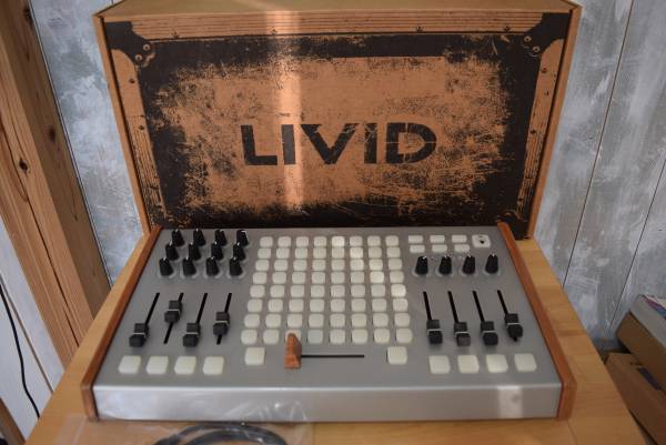 Livid OhmRGB MIDIコントローラー LVOHMRGB01 中古美品 箱付き(MIDI 