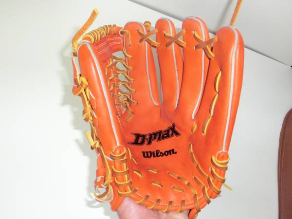 ウィルソン軟式用グローブ　WILSON　　ＤーＭＡＸ　オールラウンド用グラブ　オレンジ　右投げ　中古超美品