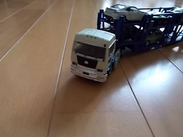 中古 廃版 京商1/64 トレーラー カーキャリアカー＋同スケールUDトラクタ
