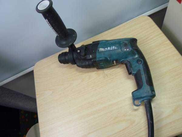 マキタ 18mmハンマドリル HR1830F 　中古