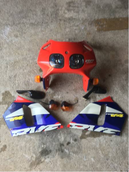 RVF400 純正 カウル セット 中古品 RVF400 純正カウルセット HONDA