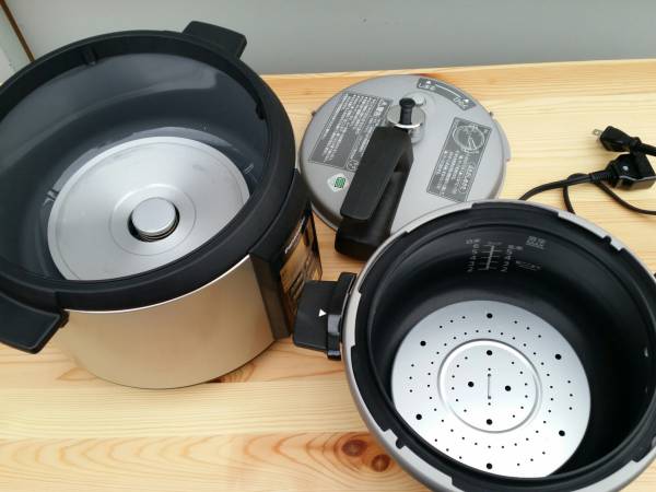 パナソニック10年ぶり電気圧力鍋 「5倍売れた」理由 【美品】2016年