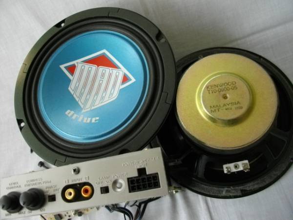 KENWOODカーウーファーKSC-SW2000のウーファーユニット2個とアンプ