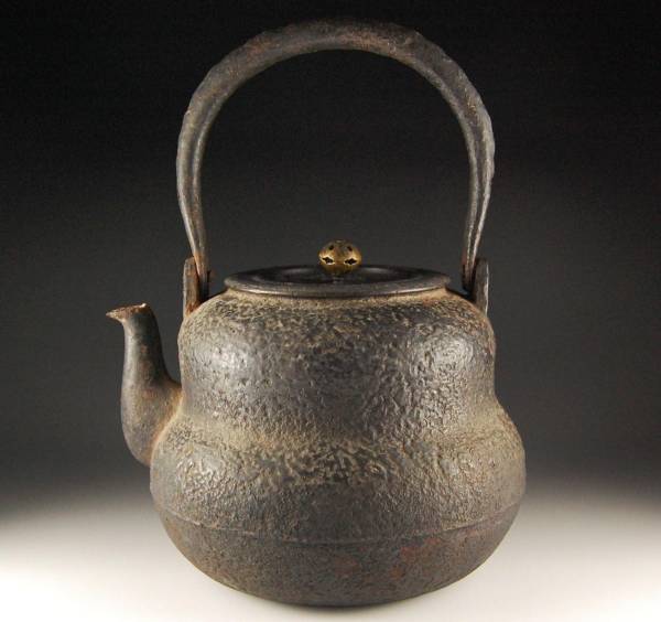 大日本釜師長名越昌晴造 重餅形鉄瓶 金龍堂蓋 煎茶道具